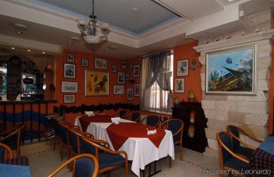 Mesogios Hotel Chişinau Restaurang bild