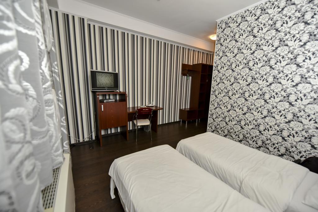 Mesogios Hotel Chişinau Exteriör bild
