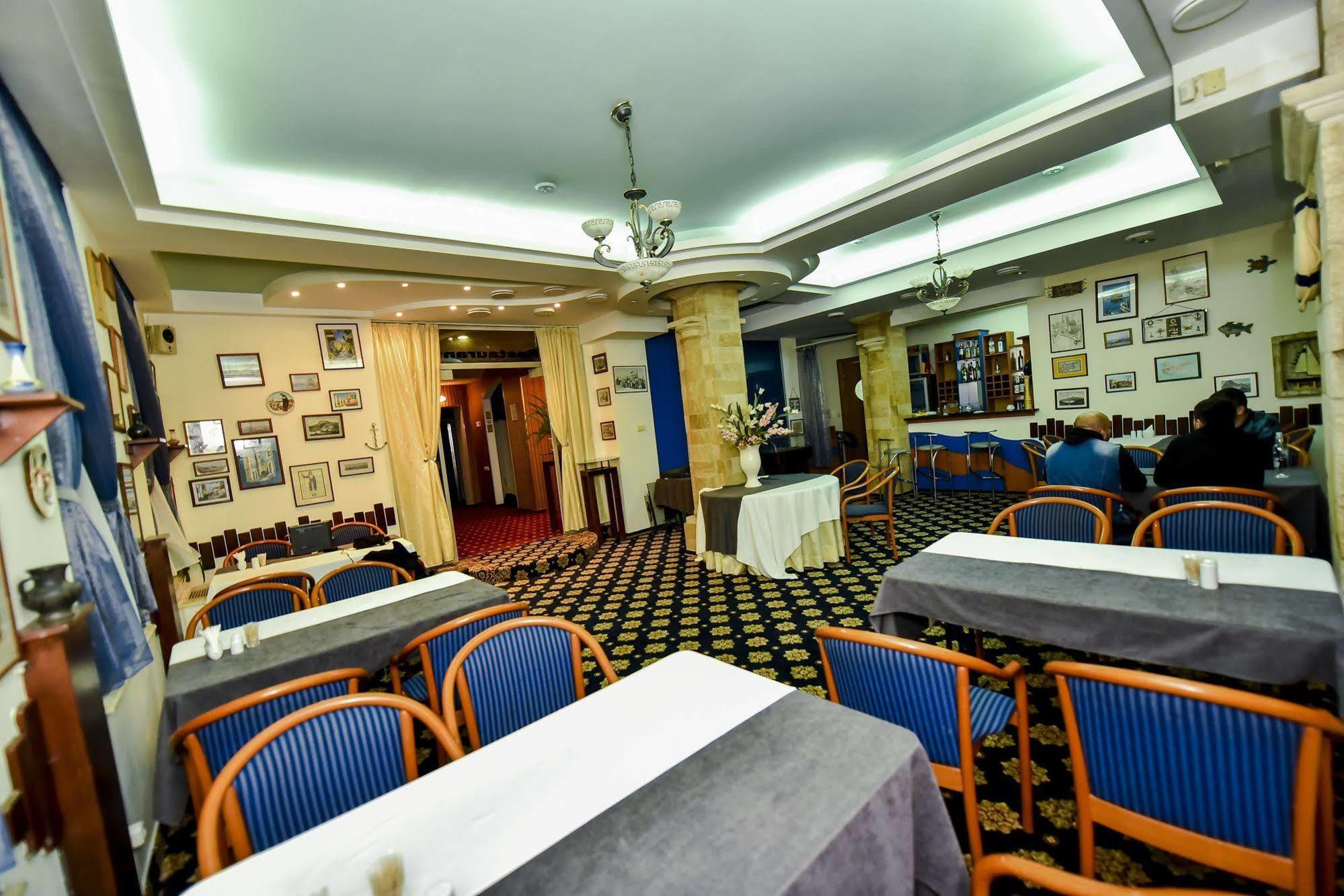 Mesogios Hotel Chişinau Exteriör bild